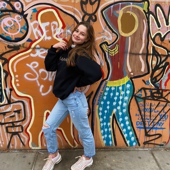 Meet your Posher, Lizzy - Picture 1 of 1